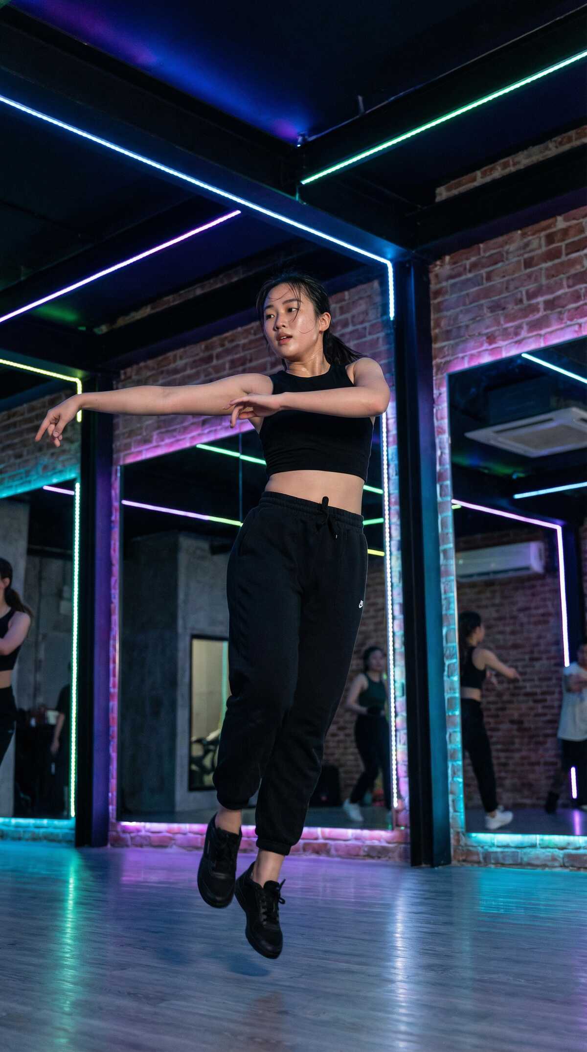 香蕉视频文化研究员周雅文